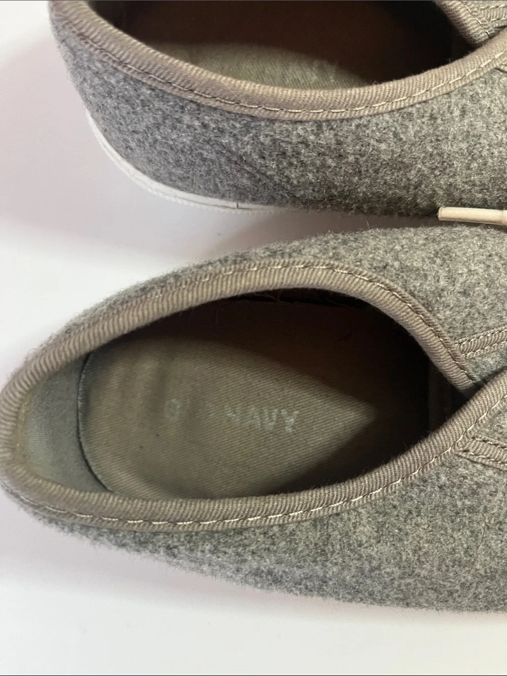 Old Navy Low Top Canvas Sneakers Gray Size 9